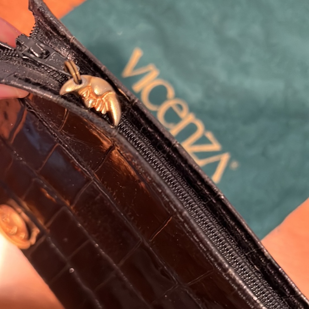 Vintage Vicenza Patent Croc Leather Clutch - Picture 4 of 8